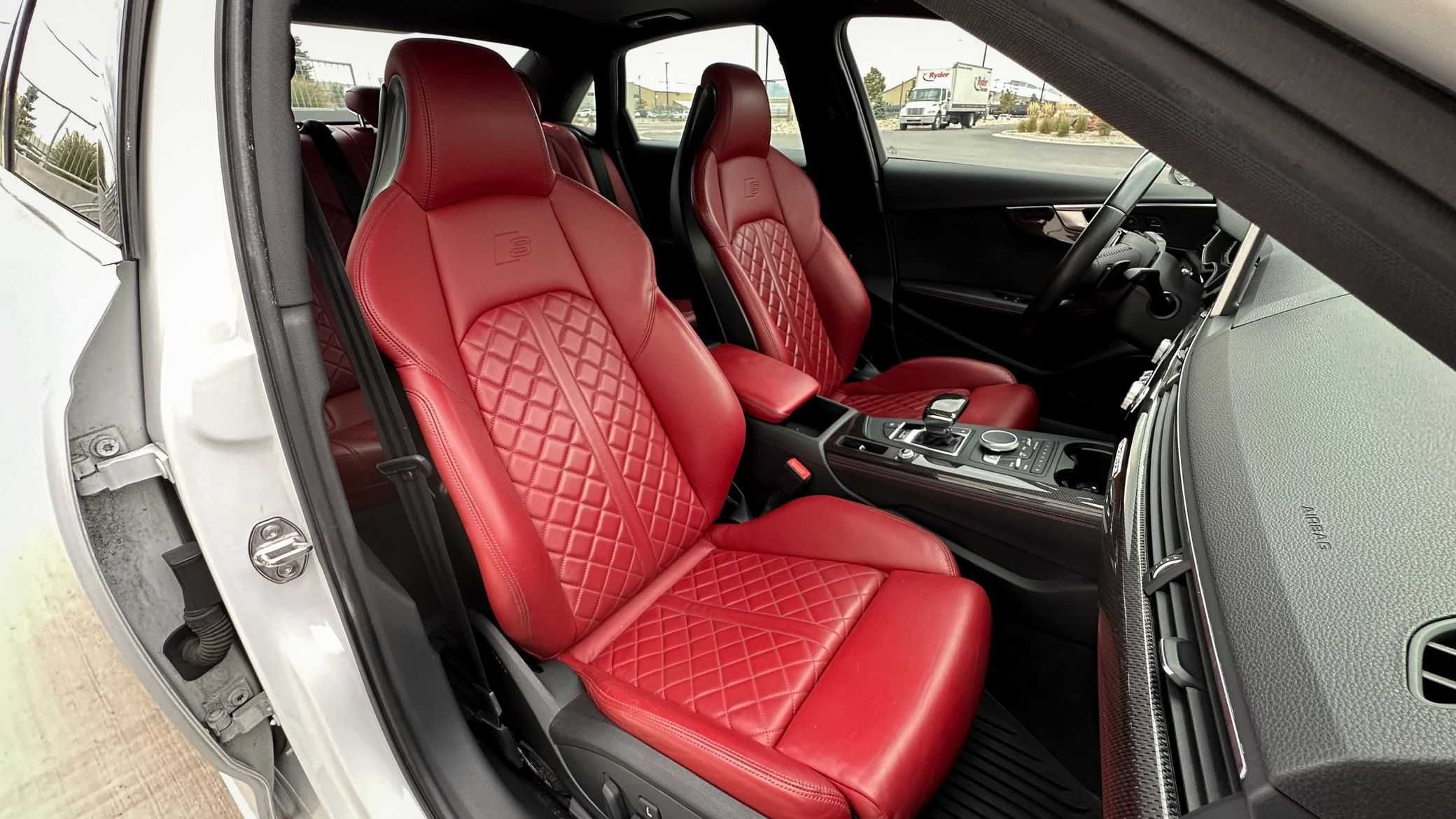2018 Audi S4 з комплектацією Prestige