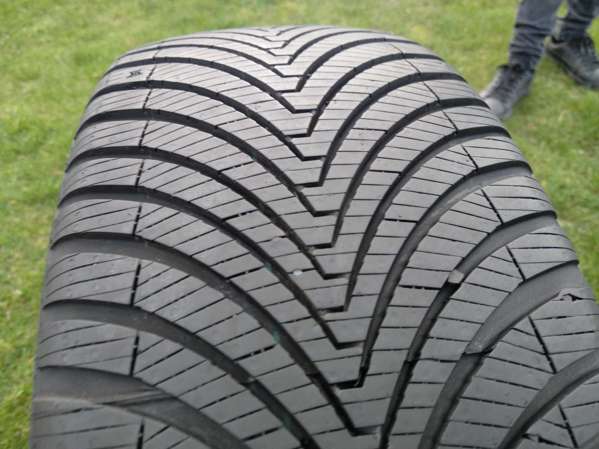 opona 225/45/18 Kumho Solus 4S HA32 1 sztuka 7,5mm 2023