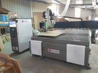 Fresadora CNC Router 2x3m c/ troca automática e
spindle horizontal