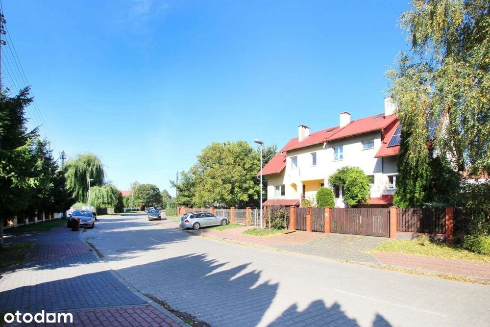 Przyjemny dom dla rodziny. Spokojne osiedle domków