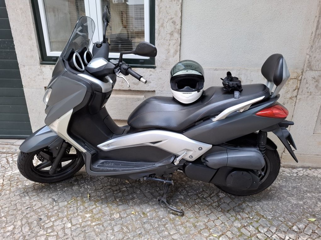 Yamaha x-max 250
