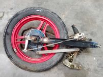 kawasaki gpz500 gpz 500 wahacz zawieszenie tył tylne koło amortyzator