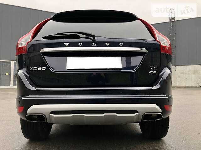 Права насадка глушника, вихлопної труби Volvo XC60 оригінал 31425019