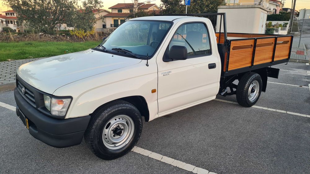 toyota hilux poucos km