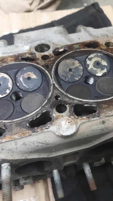 Гбц Passat 16v Головка блока цилиндров.