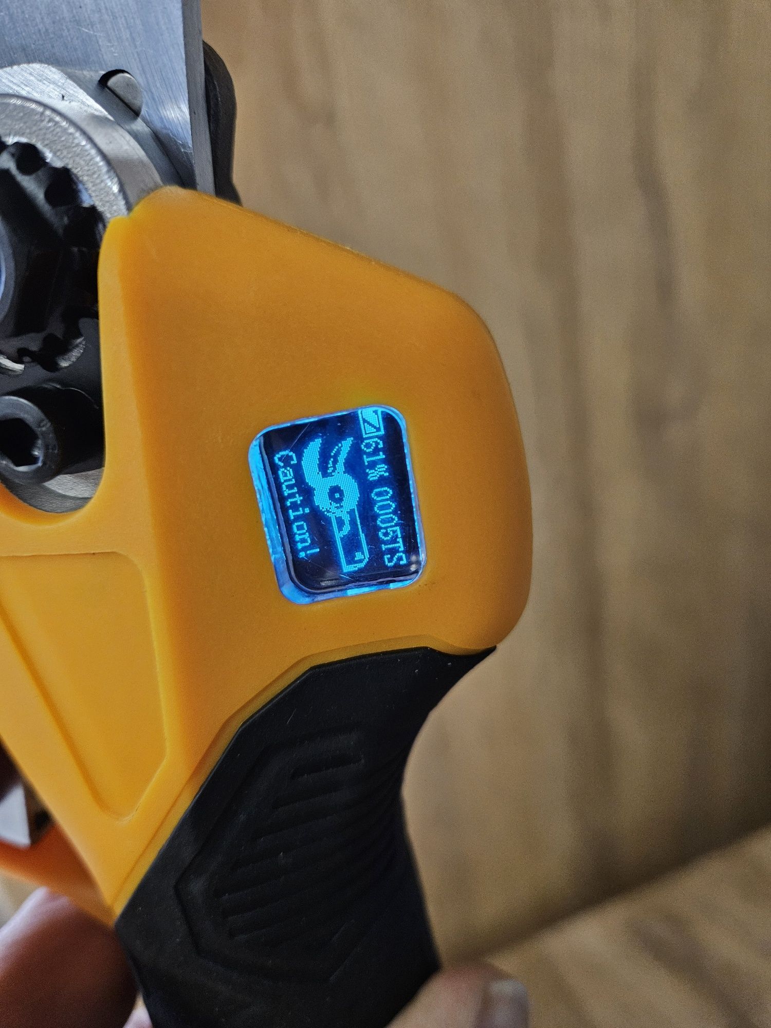 Sekator akumulatorowy do baterii Dewalt