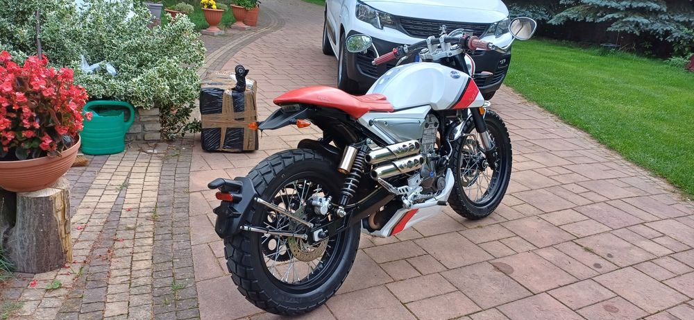 FB Mondial hps125 Aprilia 125 Cruiser