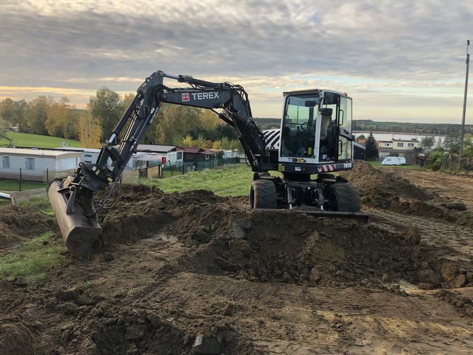 Usługi koparka, koparko-ładowarką i minikoparką