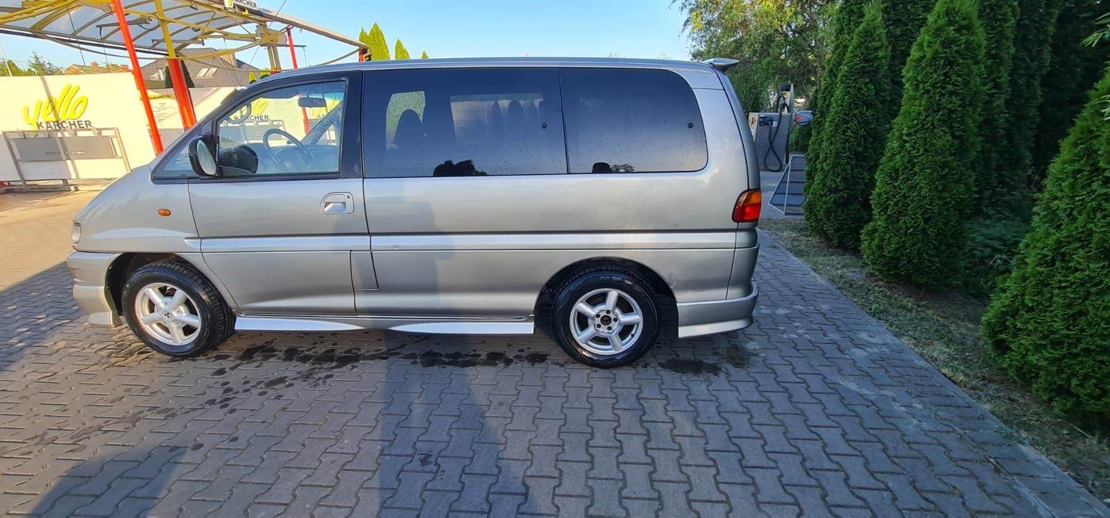 Mitsubishi l400 Space Gear