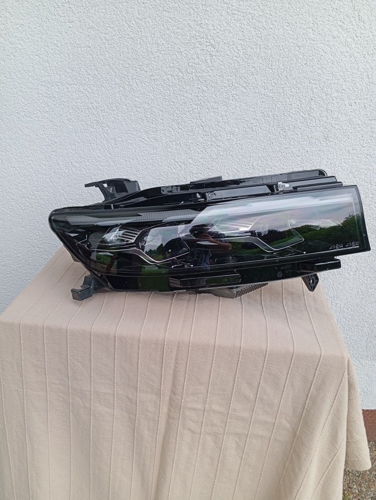Lampy przód VOYAH FREE
