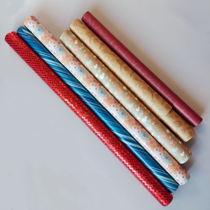 Папір для пакування подарунків