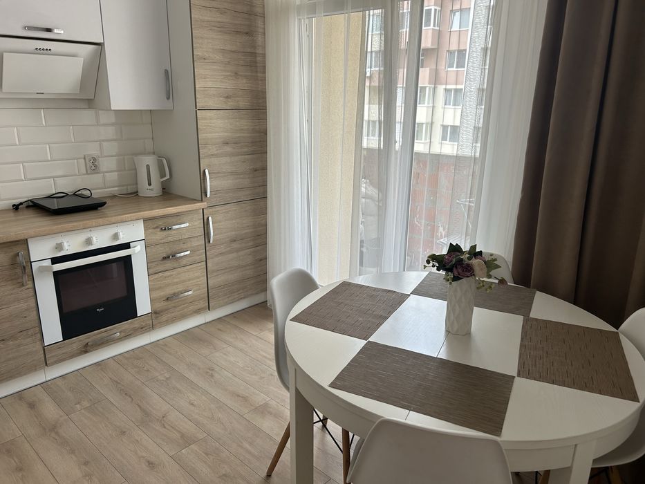 Подобова оренда квартири в новобудові Угорська