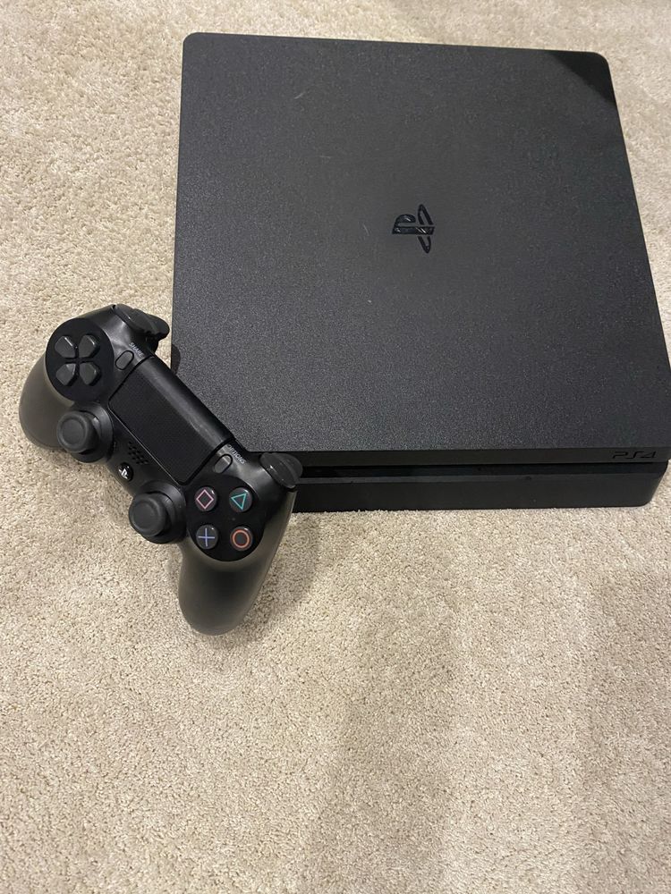 Playstation 4 com comando