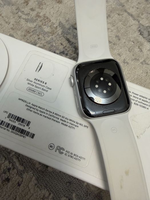 Apple Watch 8 45mm silver