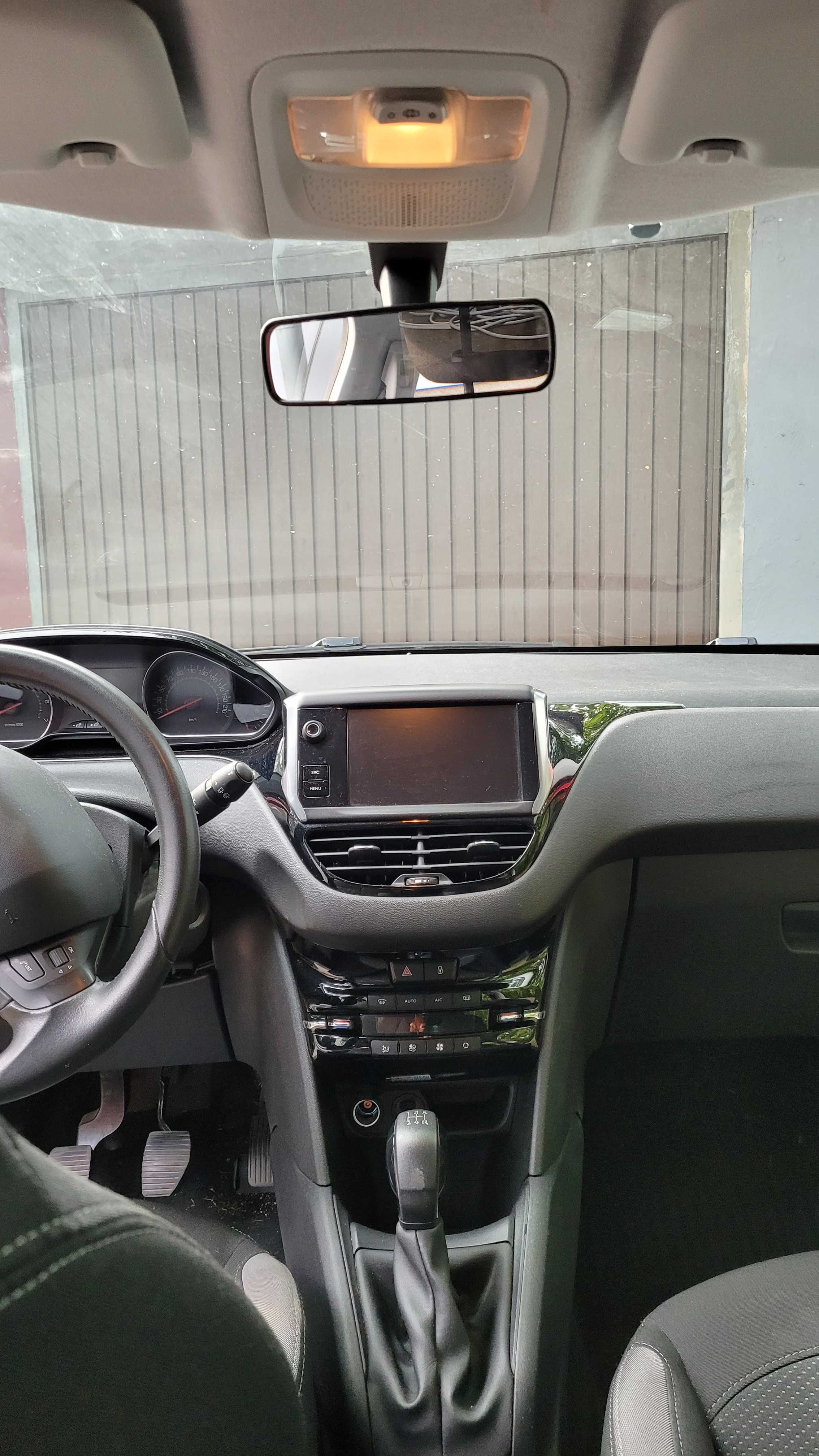 Okazja!  Peugeocie 208 1.2 PureTech z 2015 w bardzo dobrym stanie