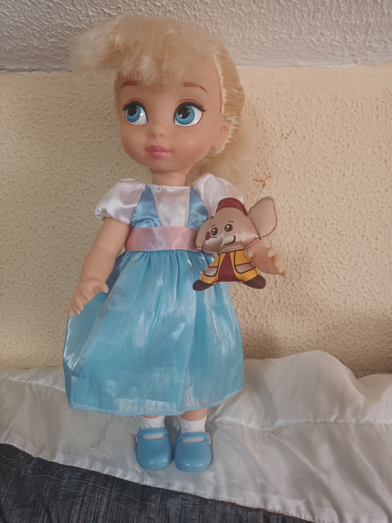 20€ negociável Boneca Elsa da Disney 35cm entrego em rio tinto