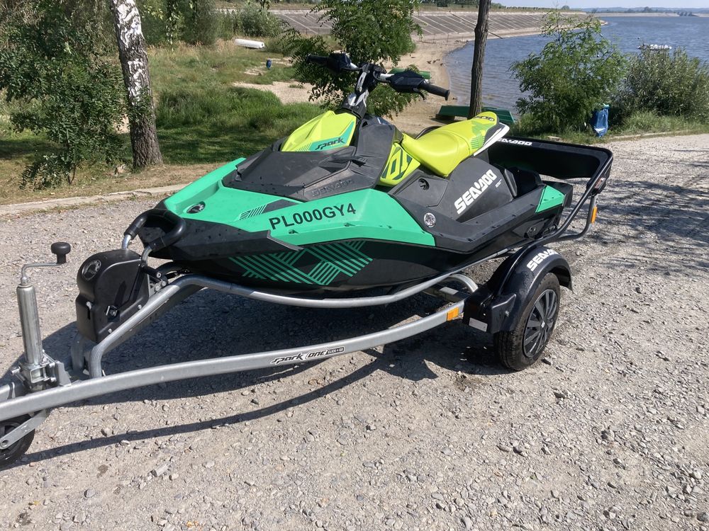 Seadoo Spark trixx 3up 2021 z przyczepka click&go 48mth Zarejestrowany