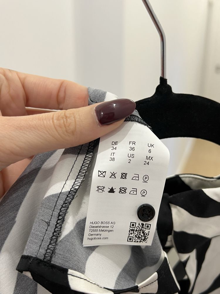 Blusa acetinada Hugo Boss