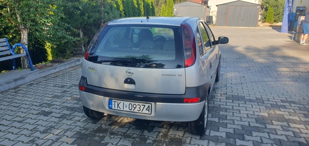 Opel corsa c 1.2  benzyna 2002