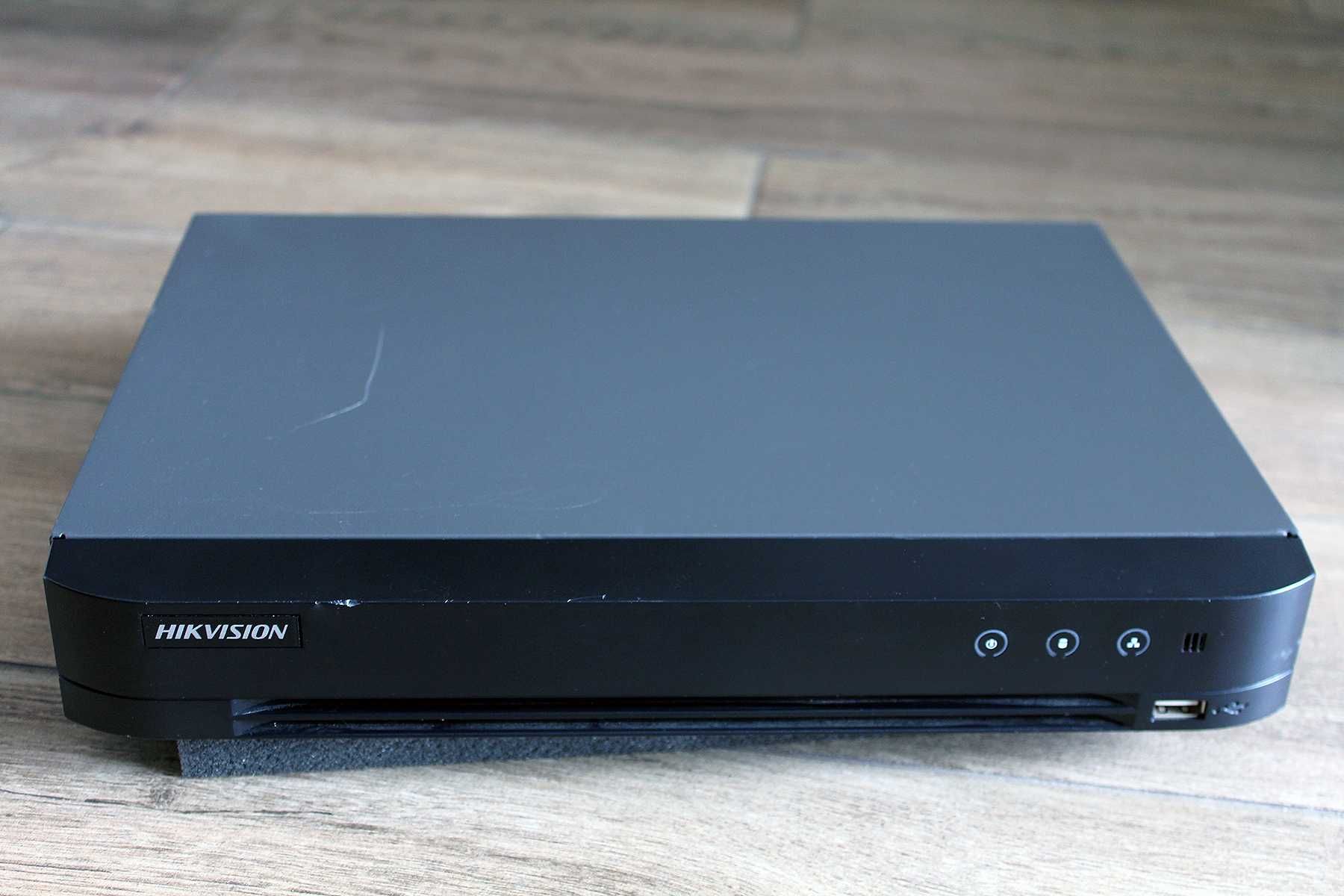Видеорегистратор Hikvision iDS-7204HQHI-M1/S