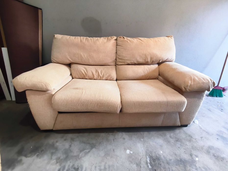 Sofá de sala bege