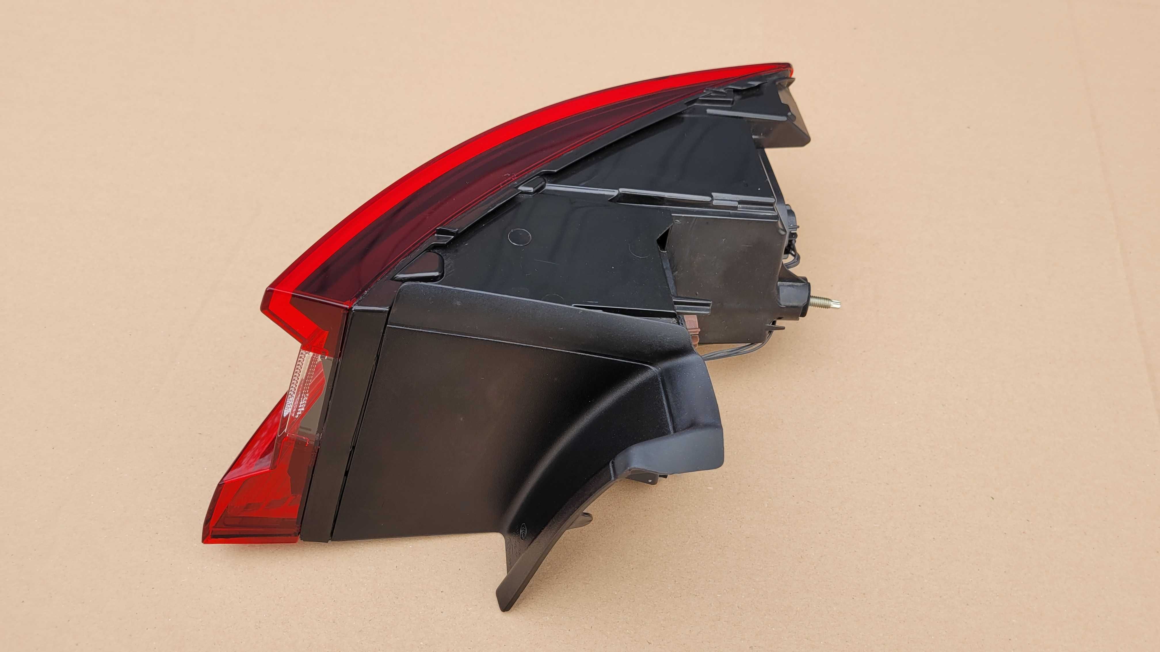 Renault megane IV 4 lewa lampa tylna w błotnik