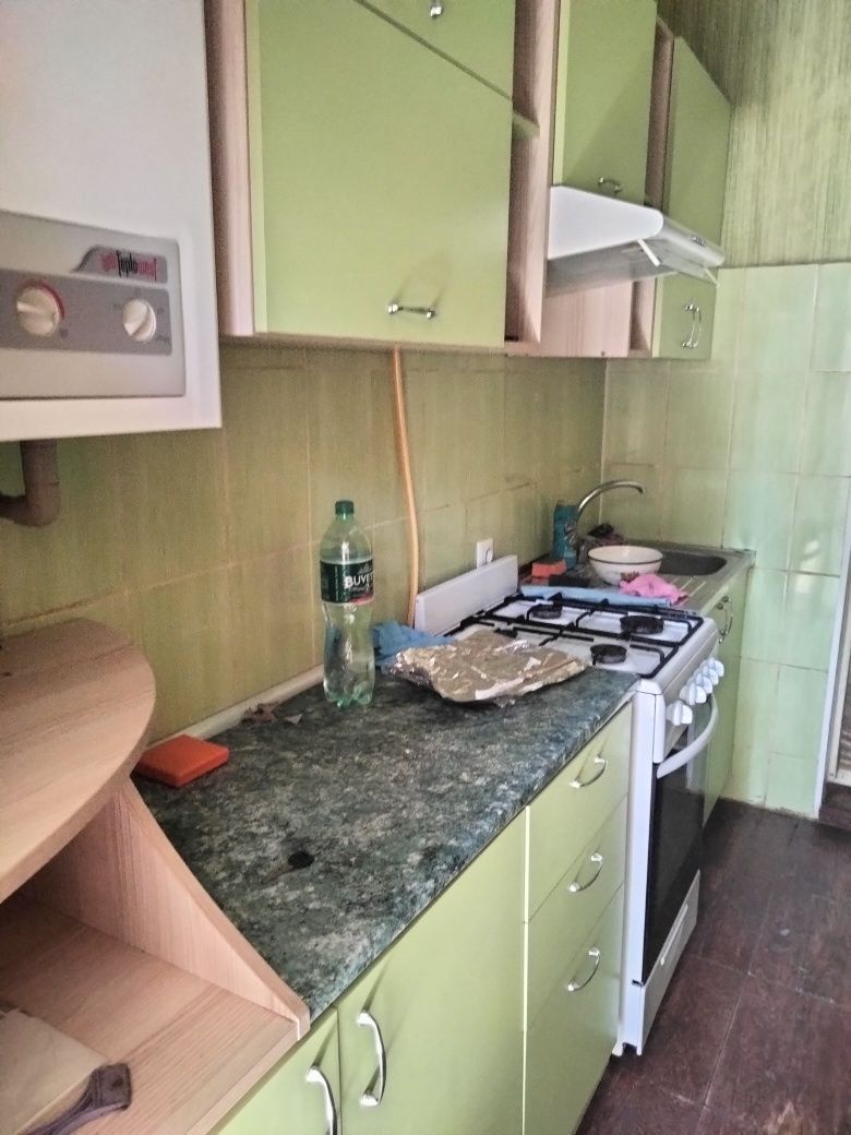 Продам 1 кім.на землі з ремонтом  та мебелью