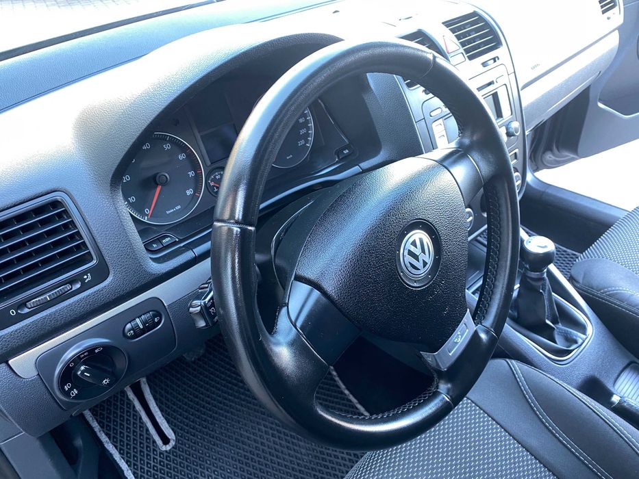Продам Volkswagen Golf 2007 р. не фарбований, гарна комплектація