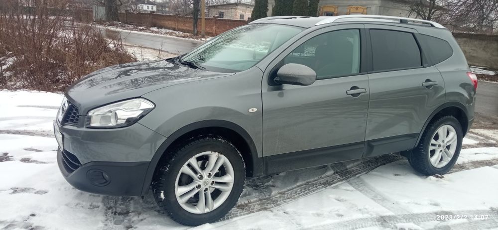 Продам Nissan Qashqai +2 2011