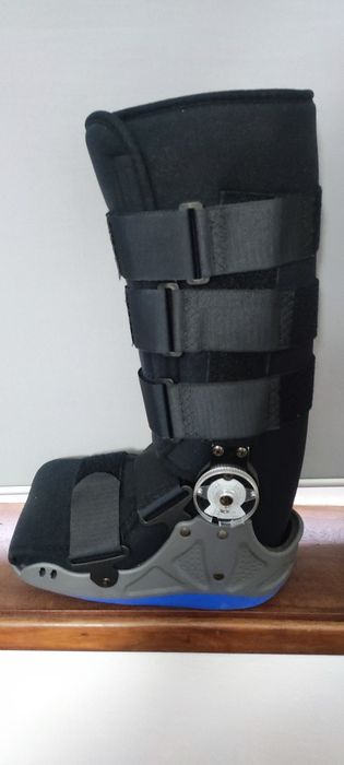 Bota Walker ortopédica articulável M