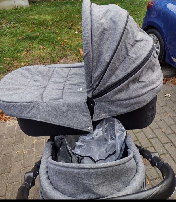 Wózek 2w1 – skórzane wykończenia.