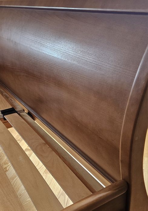 Двоспальне ліжко з ламелями (масив - дерево)