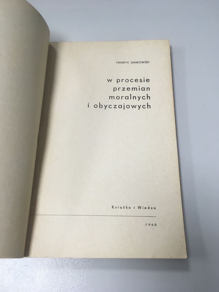 Henryk Jankowski - W procesie przemian moralnych i obyczajowych