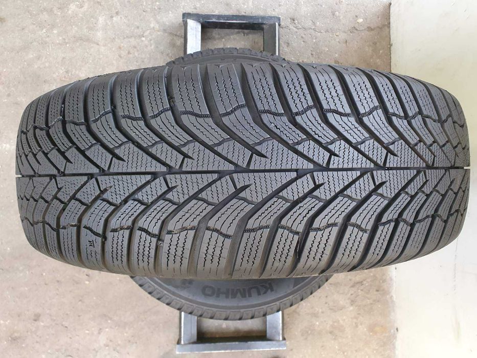 2x Kumho Wintercraft WP52  235/65r17  7,2mm 2023r