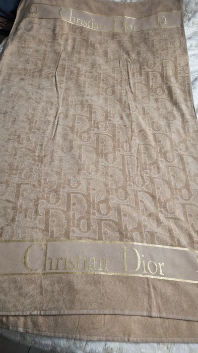 Ręczniki bawełniane beż czarny że złotą bordiurą Dior