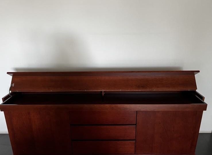 Aparador em madeira exotica