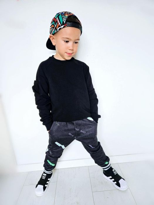 Igomill czarne spodnie chłopięce dresowe bawełniane 152/158 cm