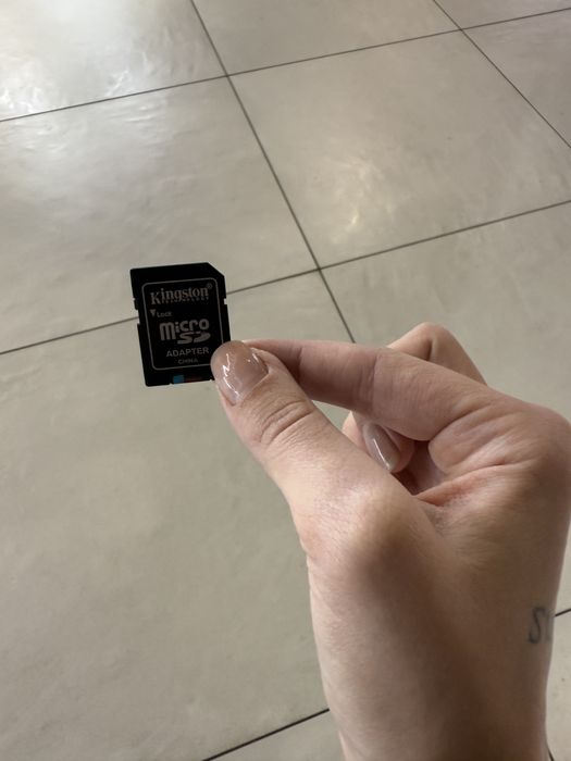 продам карту памʼяті на 128 гб