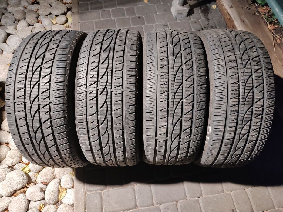 Opony zimowe 4 szt. Komplet 225/40/18 Powertrac Snowstar