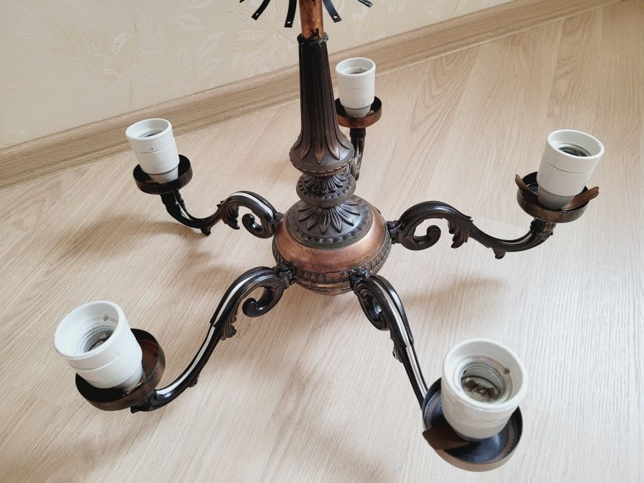 Люстра з підвісками