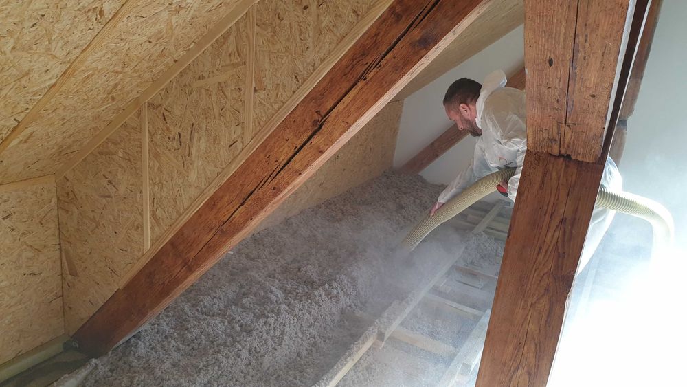 Wdmuchiwanie Wełny Drzewna Mineralna Knauf Stropodach Celuloza