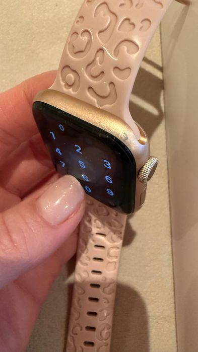 Apple Watch SERIES 5
Gold