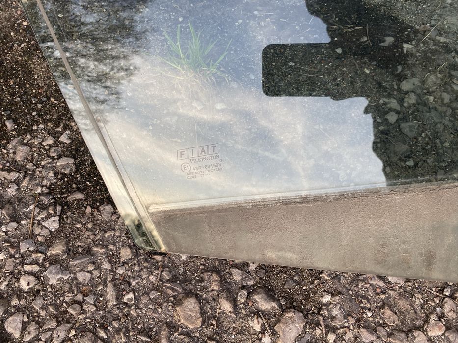 Fiat Panda 2 szyba z drzwi prawa prawy przod