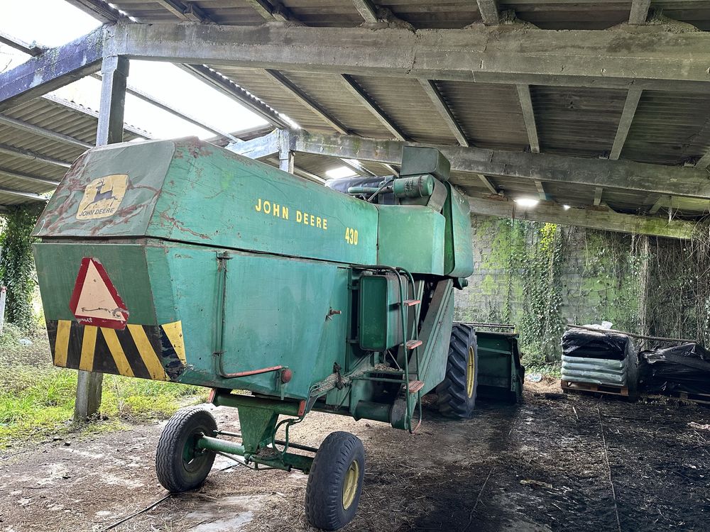 Ceifeira debulhadora John Deere 430