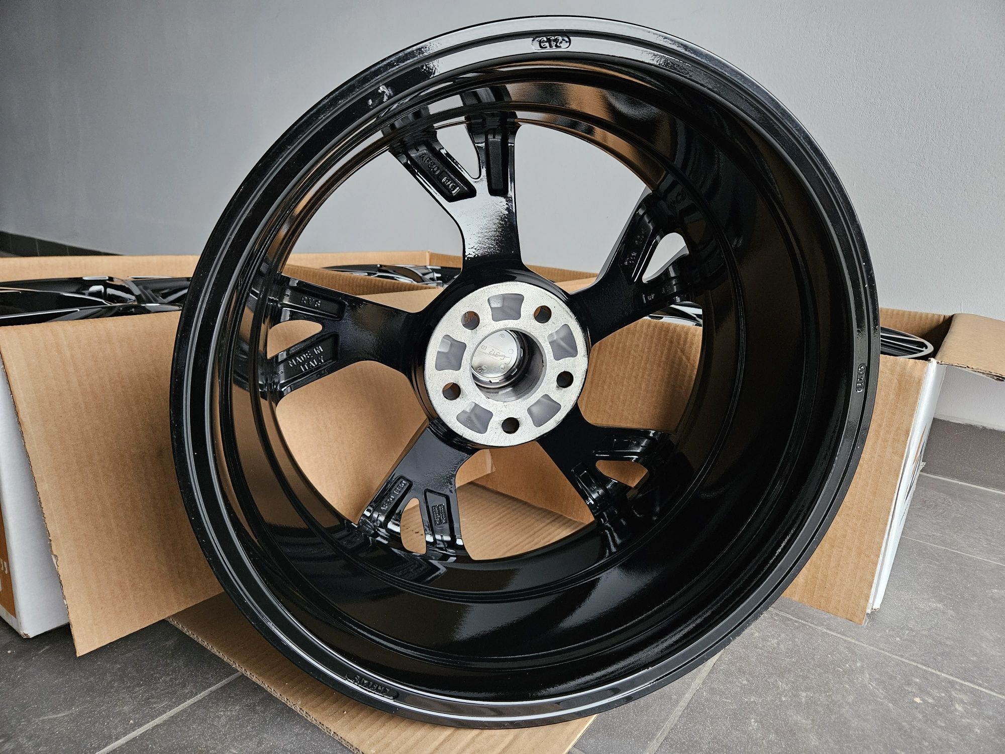Audi 18  Nowe 5x112 A4 B6 B7 B8 B9 A5 B10 A6 C6 C7 Q3 Q5 Felgi Czarne