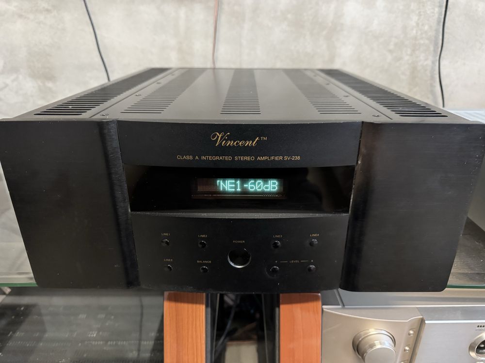Vincent SV 238 używany wzmacniacz hybrydowy klasy A 60 Watt i AB