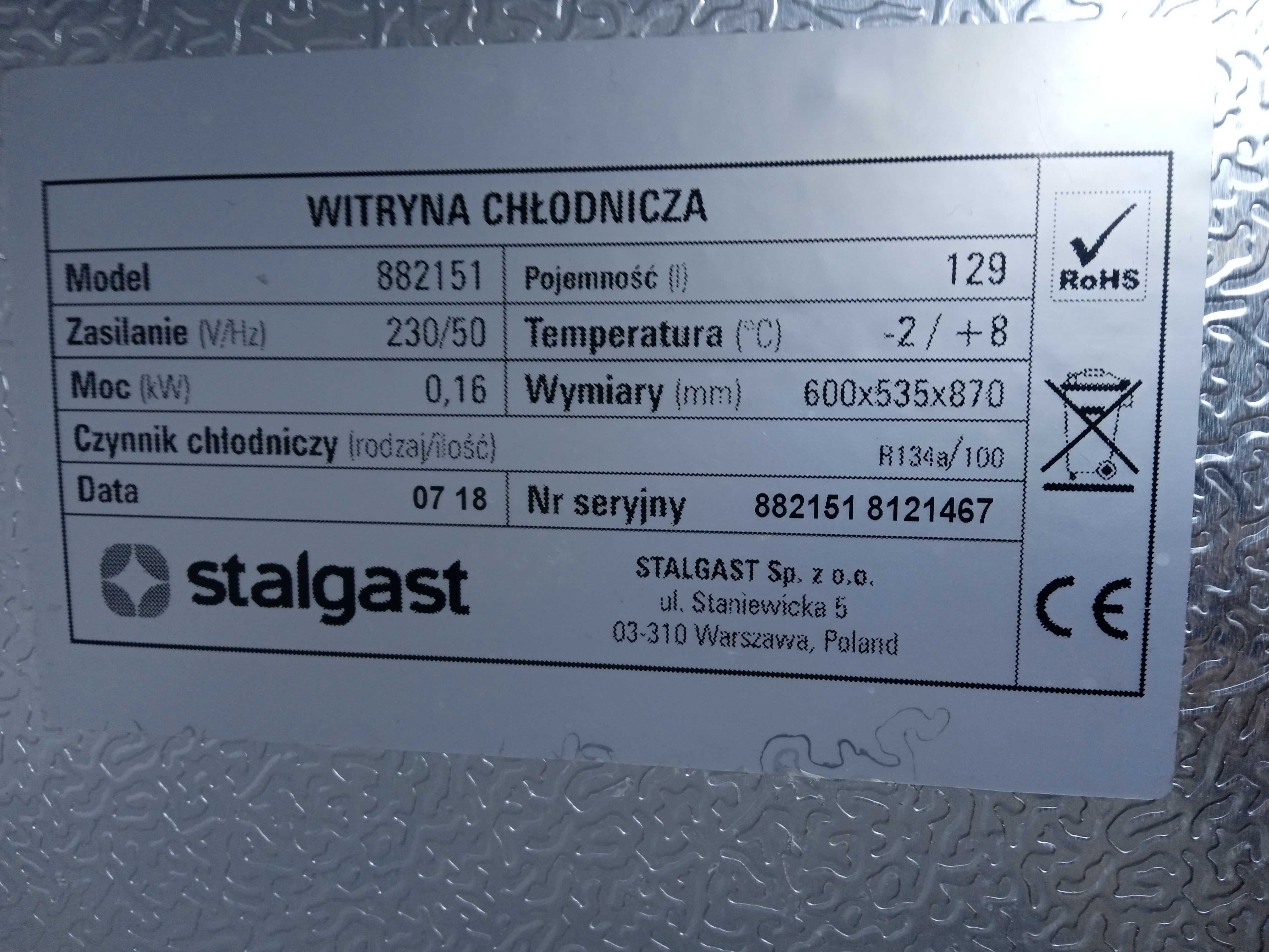 Mała lodówka/chłodziarka idealna do biura, na działkę czy do spiżarni.