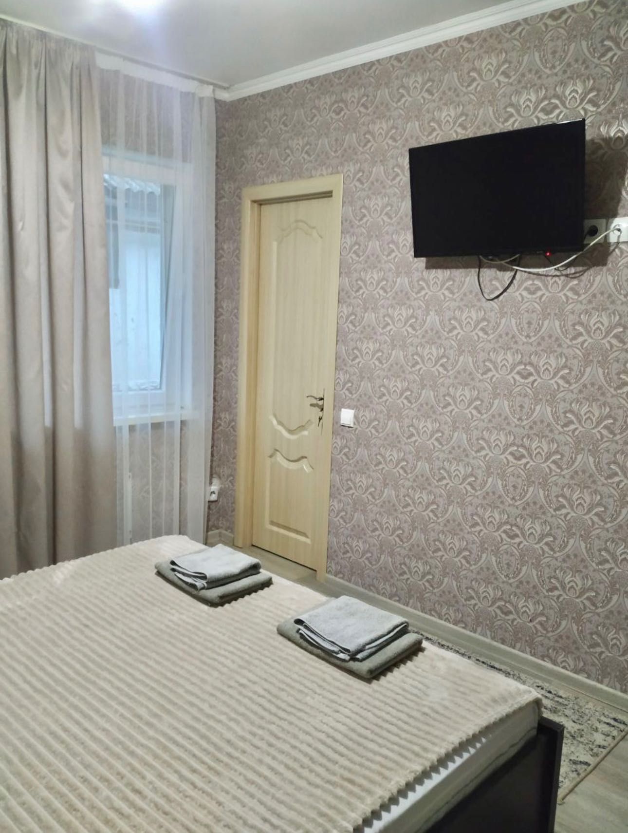 Кімнати в будинку 2-хв біля термальних комплексів по  вул. Корятовича
