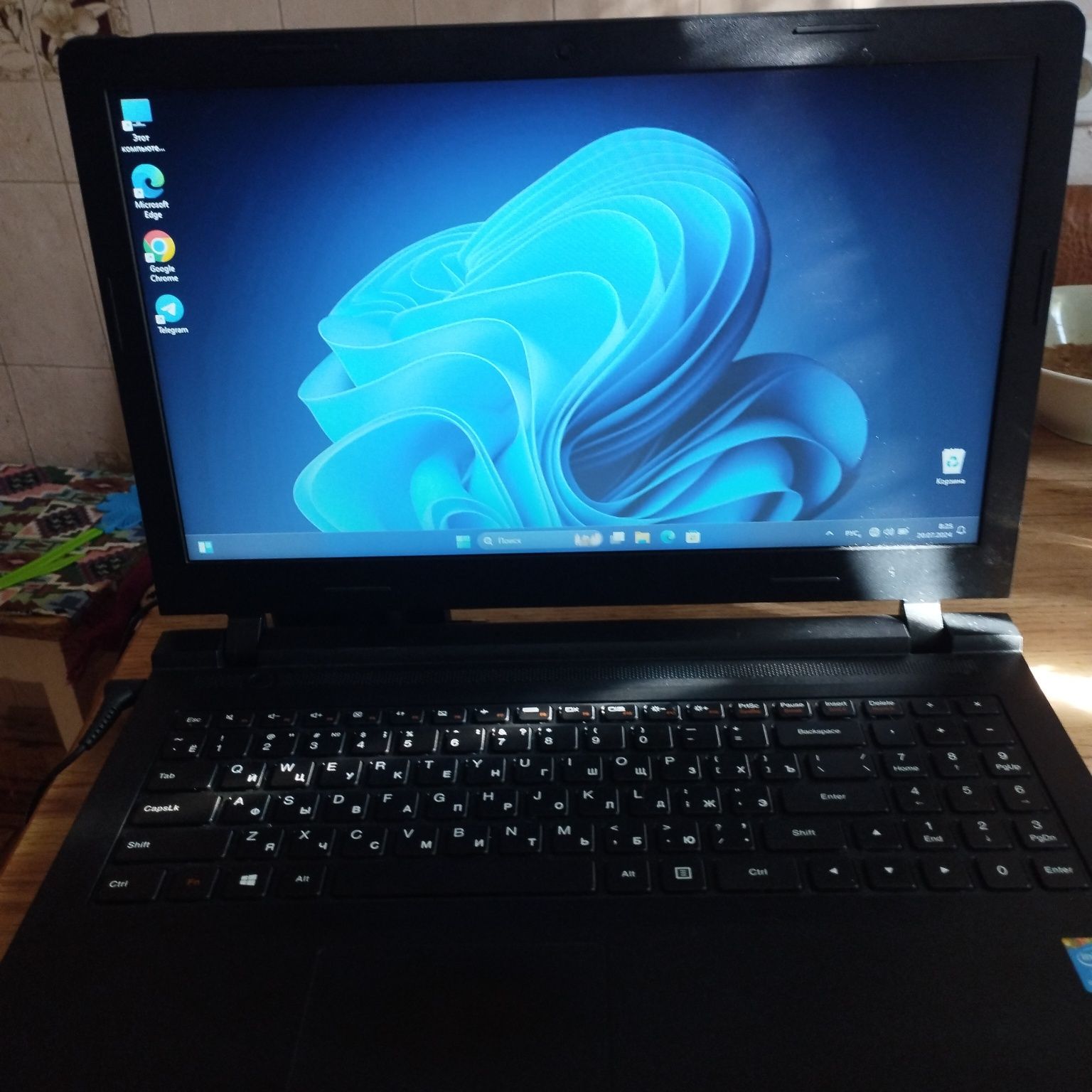 Продам Lenovo ноутбук б/у