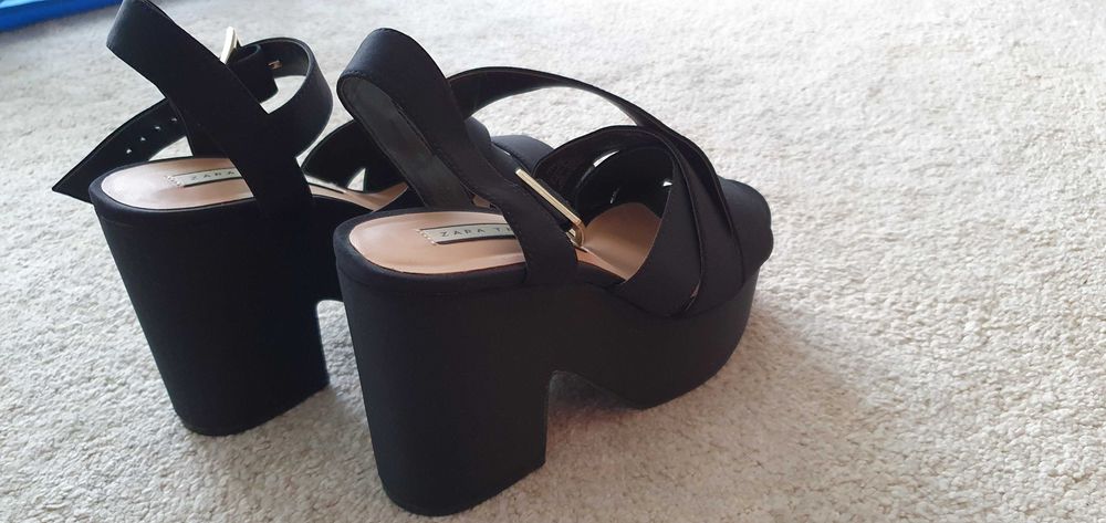 Sandálias salto Zara